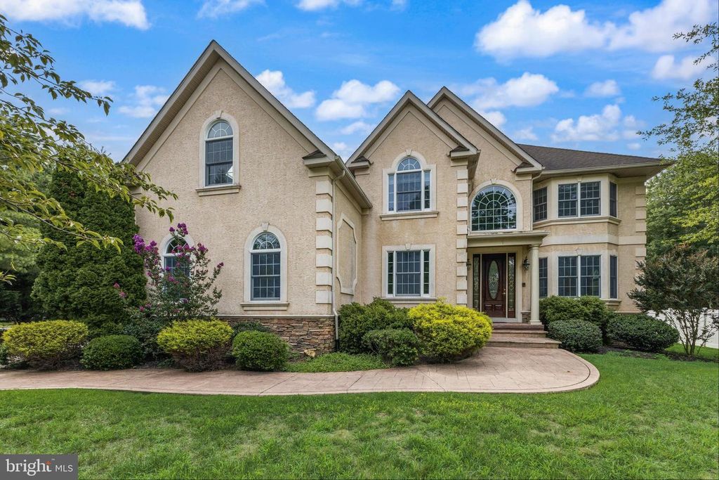 1 BARNEY LN, Voorhees, NJ 08043