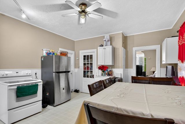 397 Ash St, Brockton, MA 02301