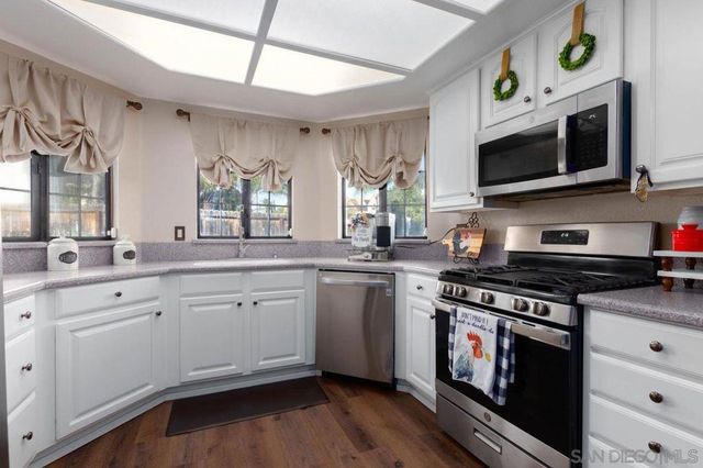 2160 Villa Sonoma Gln, Escondido, CA 92029