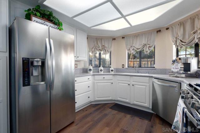 2160 Villa Sonoma Gln, Escondido, CA 92029