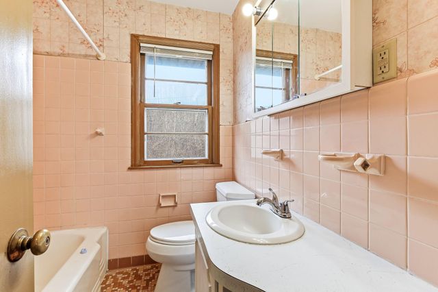 2600 Toledo Avenue S, Saint Louis Park, MN 55416