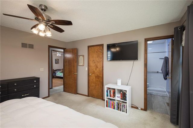 2319 NW 4TH Street Place, Blue Springs, MO 64014