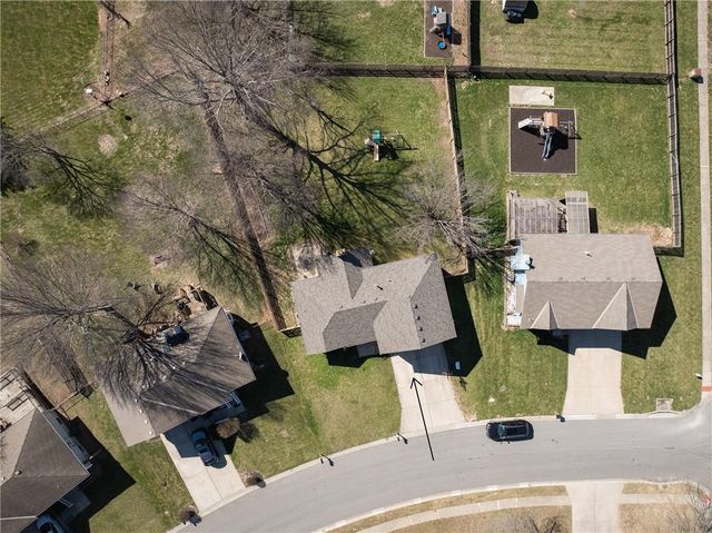 2319 NW 4TH Street Place, Blue Springs, MO 64014