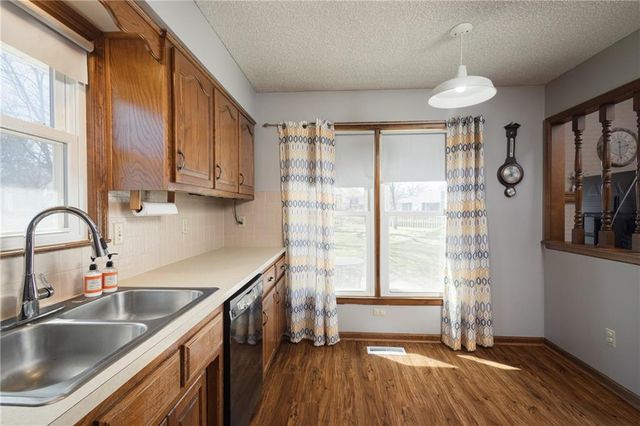 2319 NW 4TH Street Place, Blue Springs, MO 64014