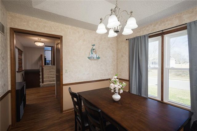 2319 NW 4TH Street Place, Blue Springs, MO 64014