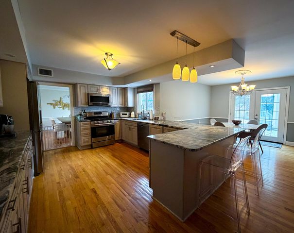 2433 Brookwood Road, Columbus, OH 43209