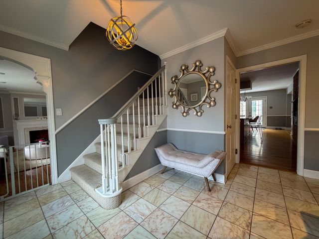 2433 Brookwood Road, Columbus, OH 43209