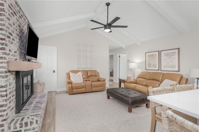 6736 Forest Oak Drive, Clemmons, NC 27012