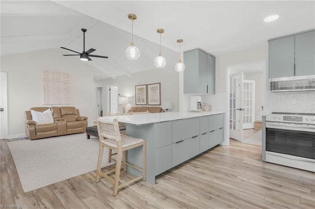 6736 Forest Oak Drive, Clemmons, NC 27012