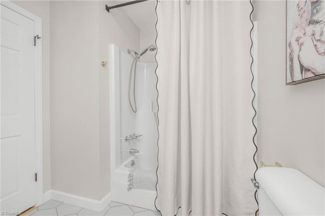 6736 Forest Oak Drive, Clemmons, NC 27012