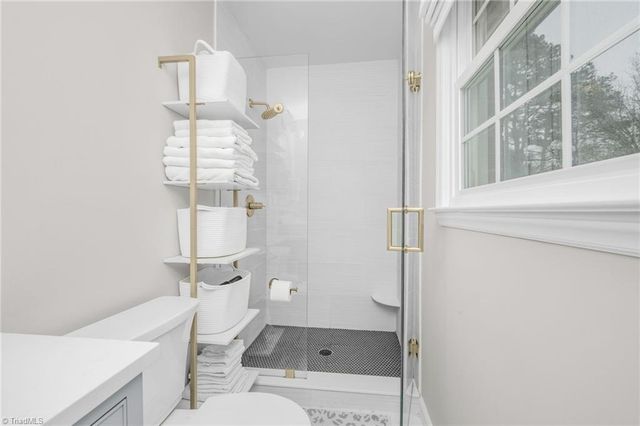 6736 Forest Oak Drive, Clemmons, NC 27012