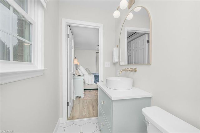 6736 Forest Oak Drive, Clemmons, NC 27012