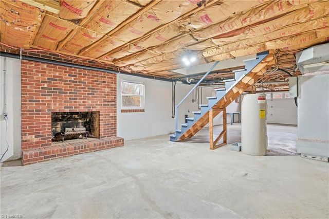 6736 Forest Oak Drive, Clemmons, NC 27012