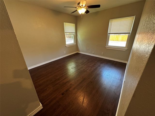 2009 Cloverdale Street, Arlington, TX 76010