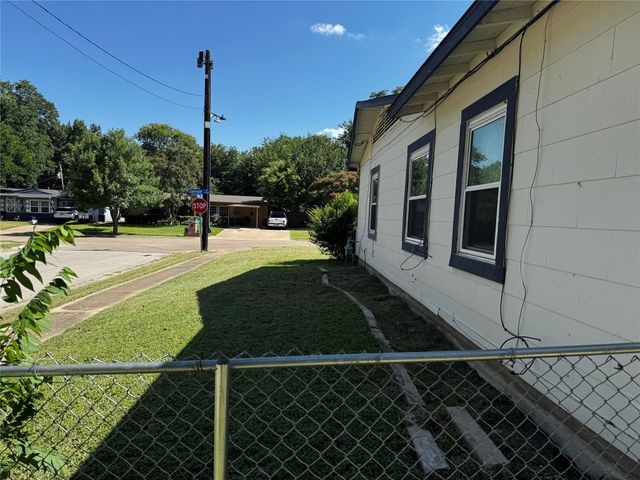 2009 Cloverdale Street, Arlington, TX 76010