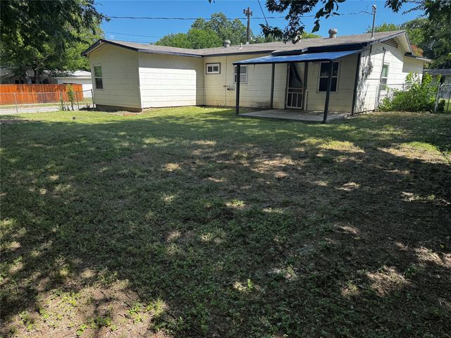 2009 Cloverdale Street, Arlington, TX 76010