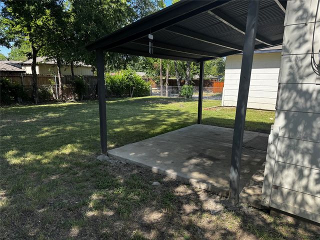 2009 Cloverdale Street, Arlington, TX 76010