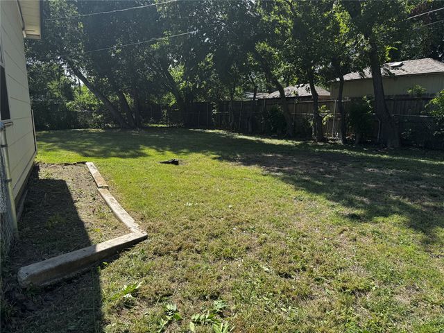 2009 Cloverdale Street, Arlington, TX 76010
