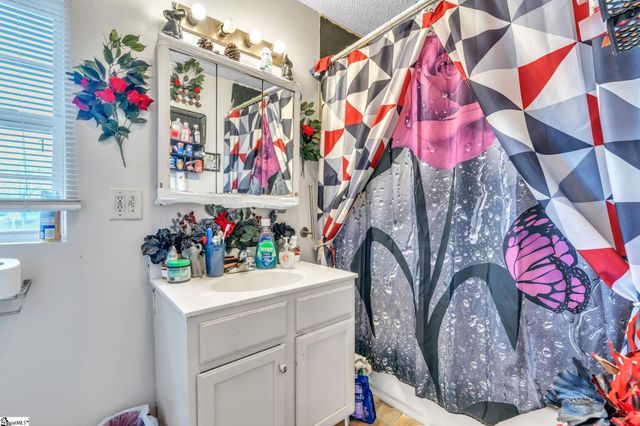 1001 W Bramlett Road, Greenville, SC 29611