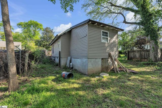 1001 W Bramlett Road, Greenville, SC 29611