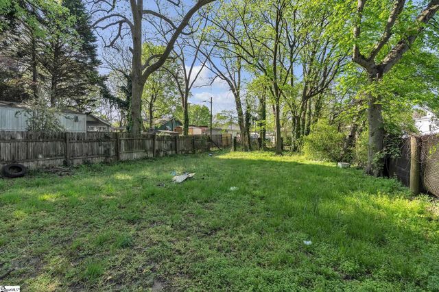 1001 W Bramlett Road, Greenville, SC 29611