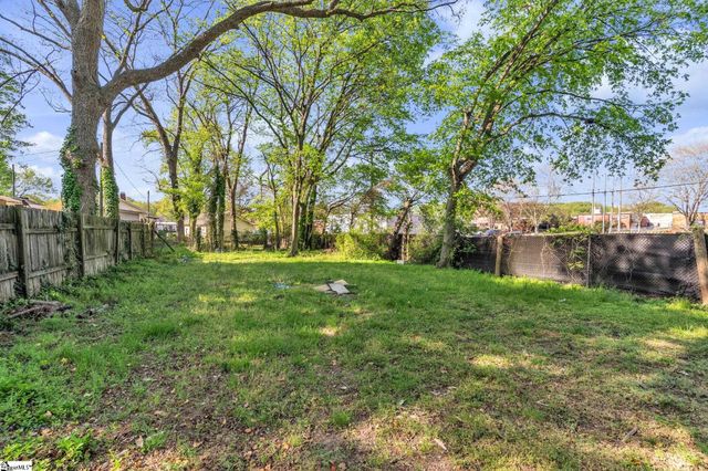 1001 W Bramlett Road, Greenville, SC 29611