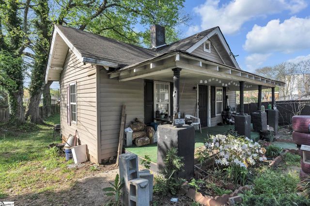 1001 W Bramlett Road, Greenville, SC 29611
