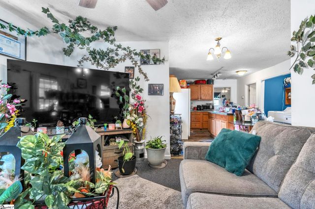 1001 W Bramlett Road, Greenville, SC 29611