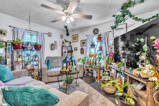 1001 W Bramlett Road, Greenville, SC 29611