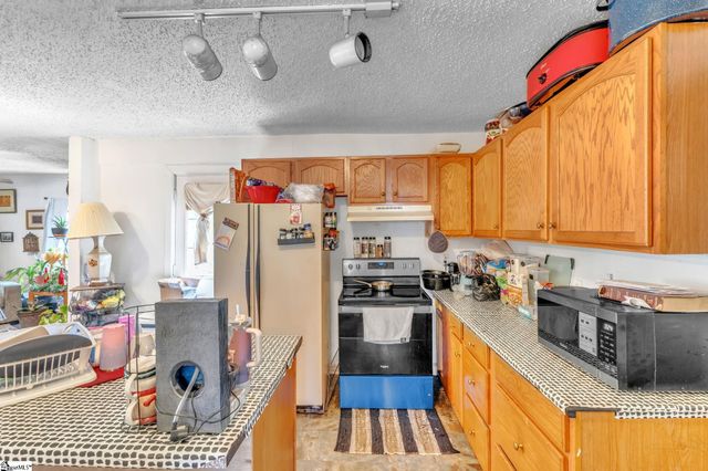 1001 W Bramlett Road, Greenville, SC 29611