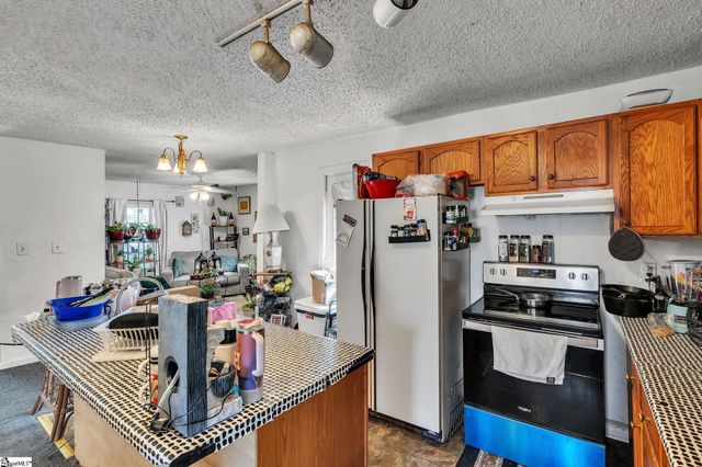 1001 W Bramlett Road, Greenville, SC 29611