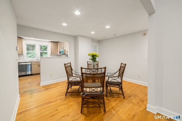 17 Bradley Lane, Newtown, CT 06482