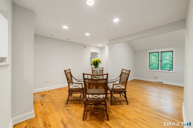 17 Bradley Lane, Newtown, CT 06482