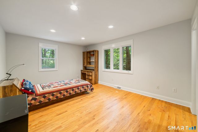 17 Bradley Lane, Newtown, CT 06482