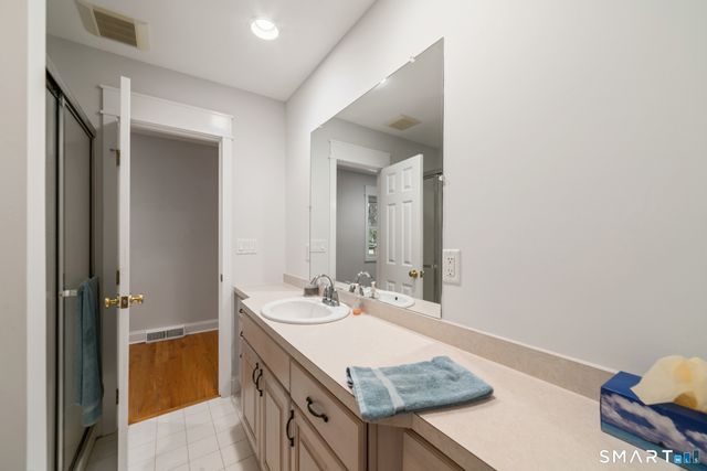 17 Bradley Lane, Newtown, CT 06482
