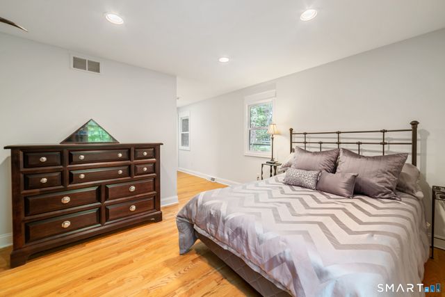 17 Bradley Lane, Newtown, CT 06482