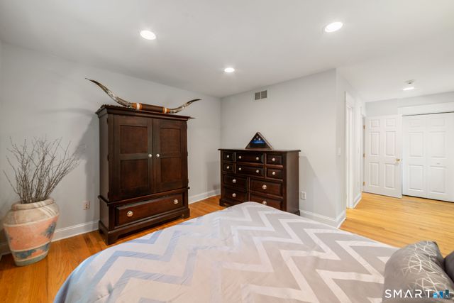 17 Bradley Lane, Newtown, CT 06482