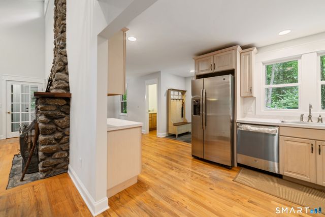 17 Bradley Lane, Newtown, CT 06482