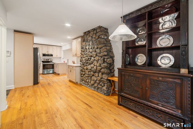 17 Bradley Lane, Newtown, CT 06482
