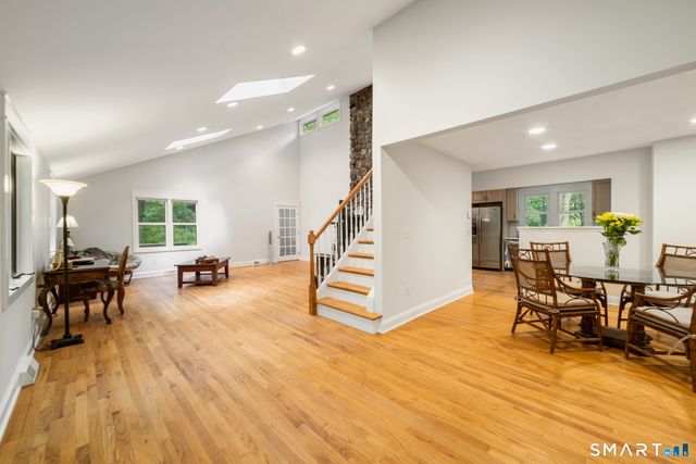 17 Bradley Lane, Newtown, CT 06482