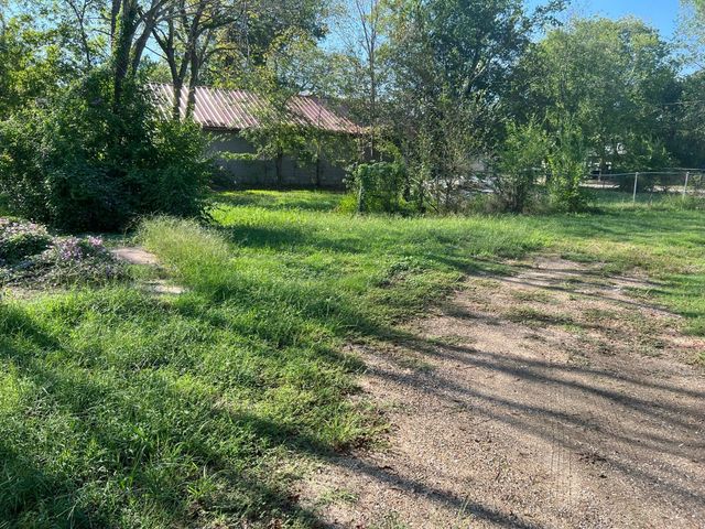 418 E Dewey Street, Malakoff, TX 75148