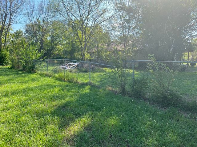 418 E Dewey Street, Malakoff, TX 75148