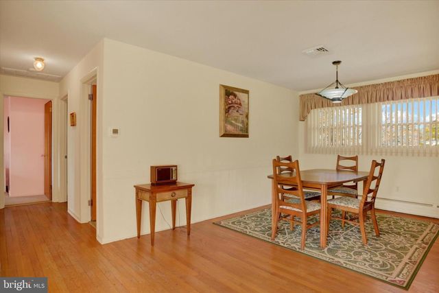 3424 BELAIR RD, Harrisburg, PA 17109