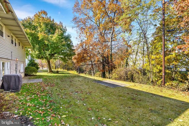 3424 BELAIR RD, Harrisburg, PA 17109