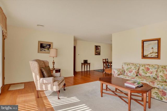 3424 BELAIR RD, Harrisburg, PA 17109