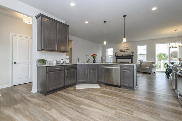 723 Belmont DRIVE, Watertown, WI 53094