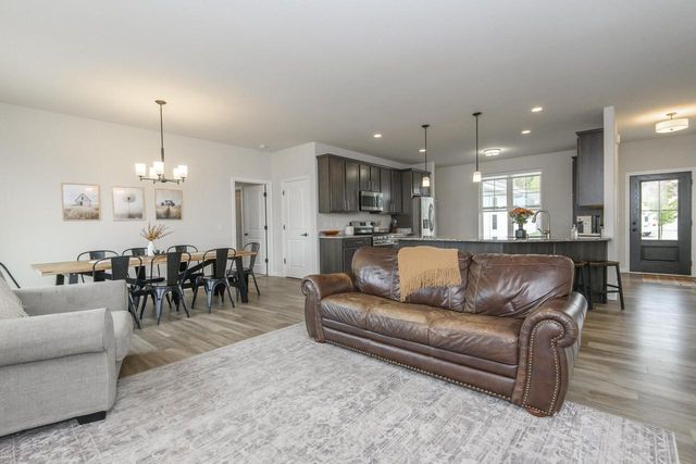 723 Belmont DRIVE, Watertown, WI 53094