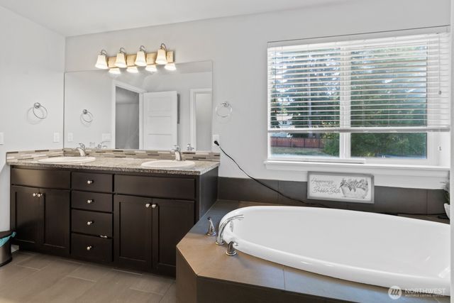 4831 Skylark Street NE, Lacey, WA 98516