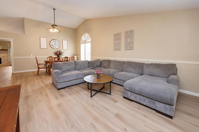 116 Ferrera Dr, Folsom, CA 95630