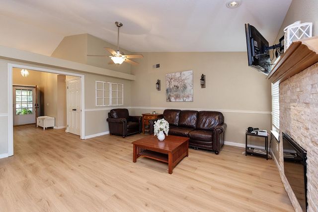 116 Ferrera Dr, Folsom, CA 95630